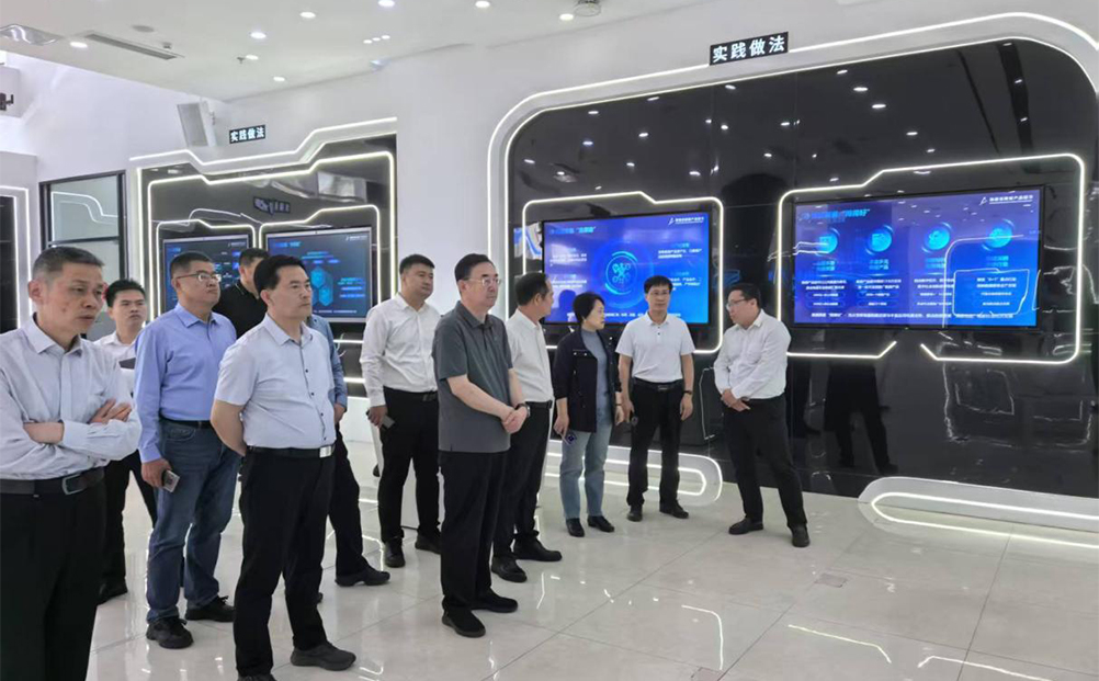 公司领导随团赴海南考察 助力潍坊打造智慧农业新高地